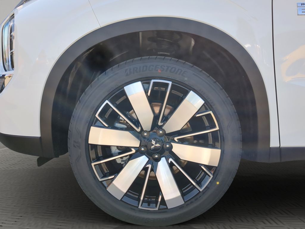 Fahrzeugabbildung Mitsubishi Outlander Intro Edition 2.4 PHEV AWD