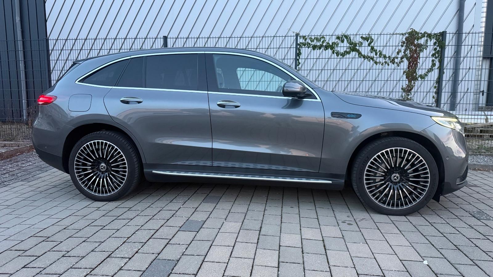 Mercedes-Benz EQC 400 4Matic AMG-LINE MULTIBEAM,360°,LEDER