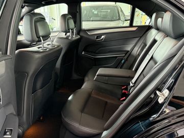 Mercedes E 200 - 12