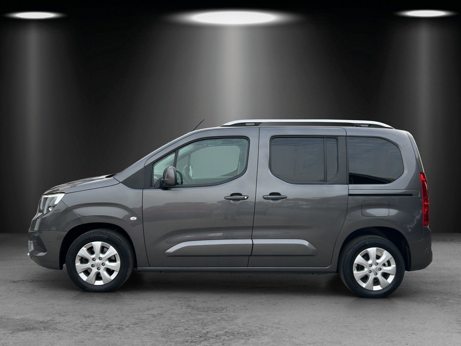 Fahrzeugabbildung Opel Combo Life 1.5 D Aut. INNOVATION/KAMERA/SHZ/HUD/