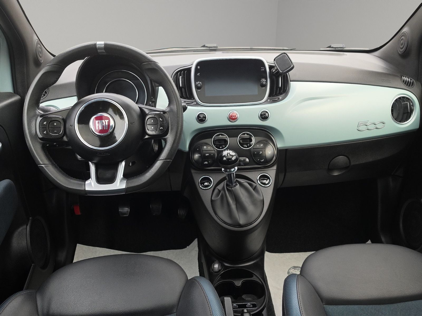 Fahrzeugabbildung Fiat 500 Launch Edition Panorama-Dach  Apple Carplay