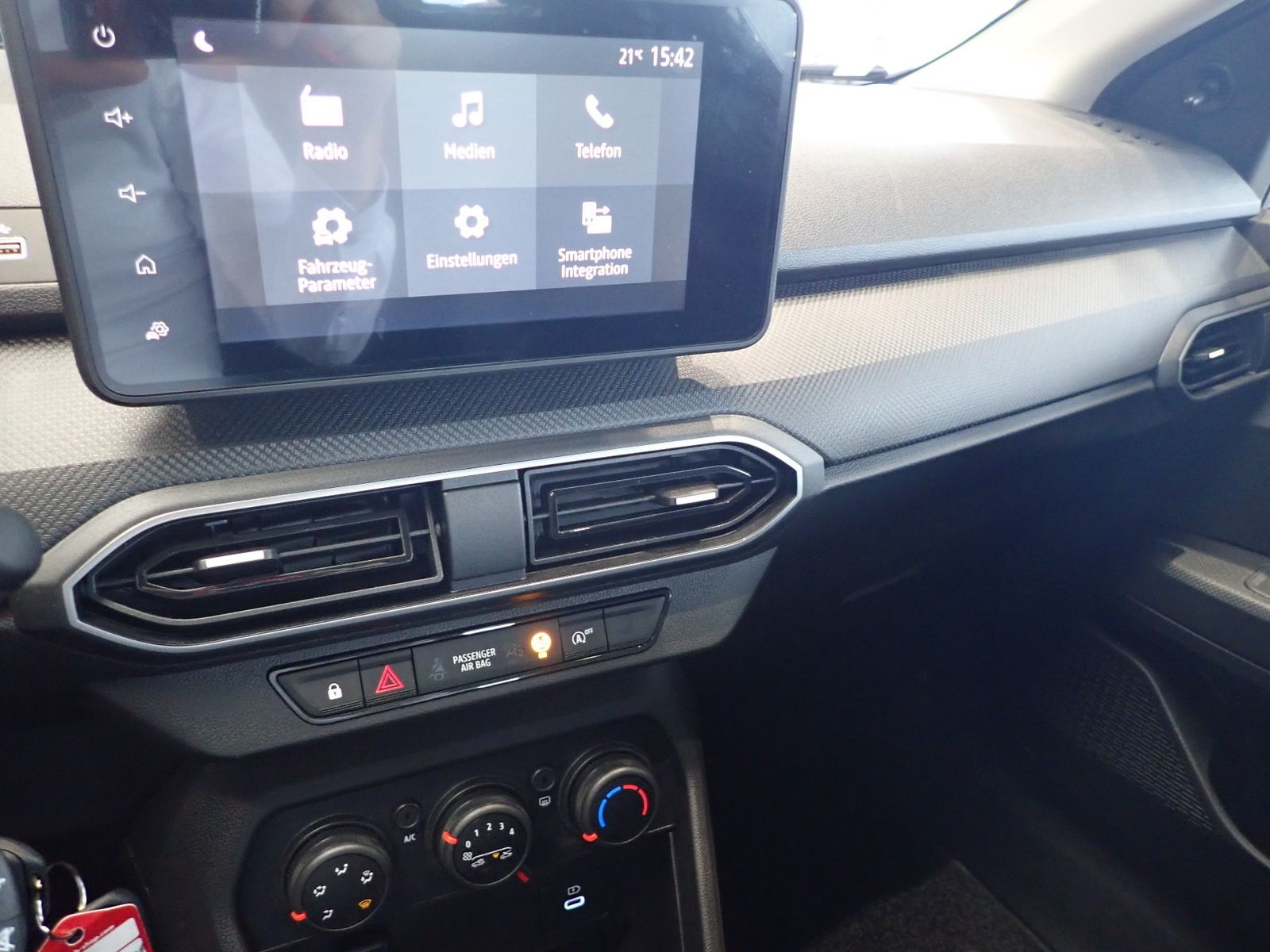 Fahrzeugabbildung Dacia Sandero Essential SCe 65/EPH/FH/KLIMA