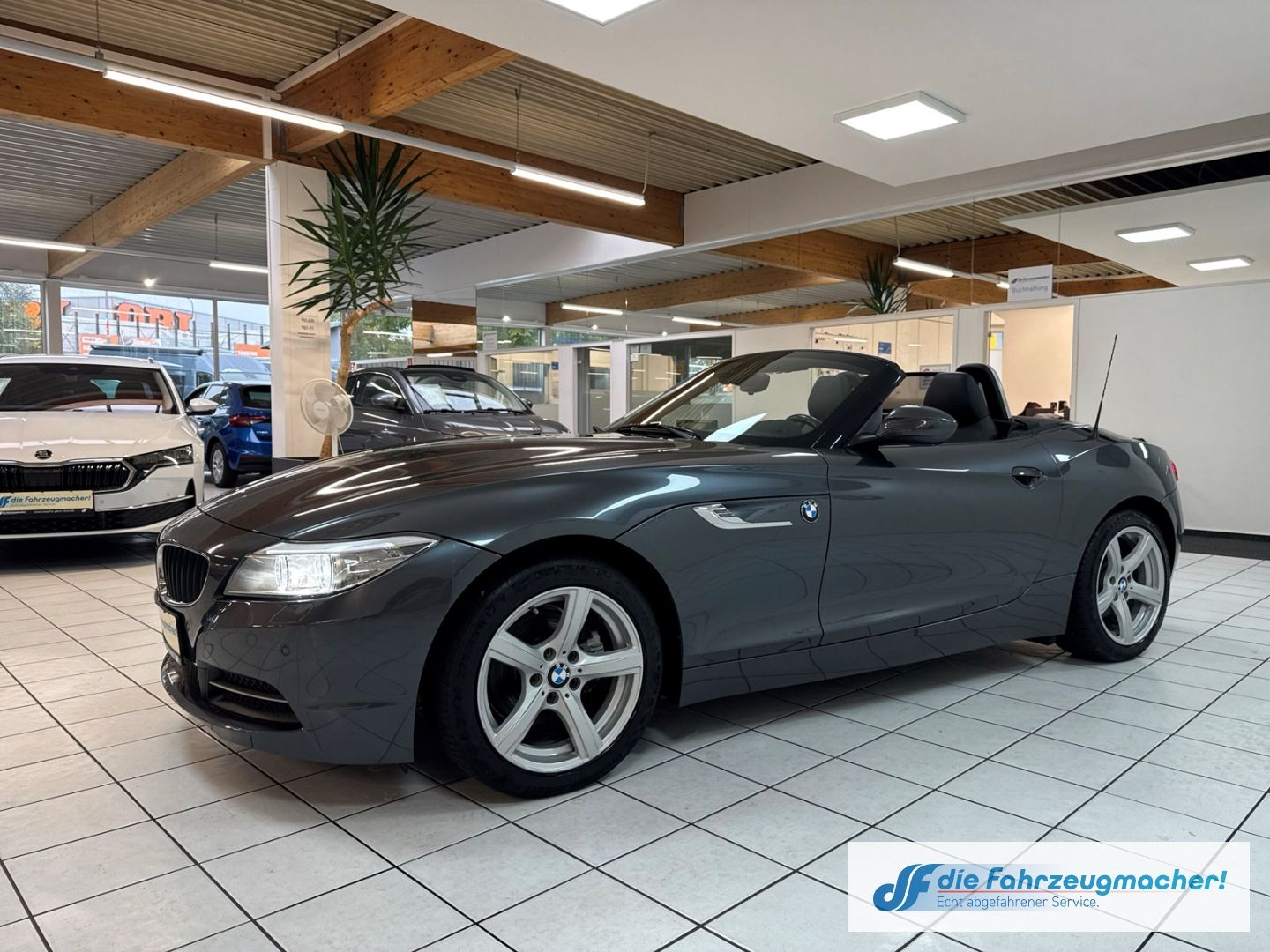 Fahrzeugabbildung BMW Z4 sdrive 18 i Roadster El. Verdeck AD Leder Xen