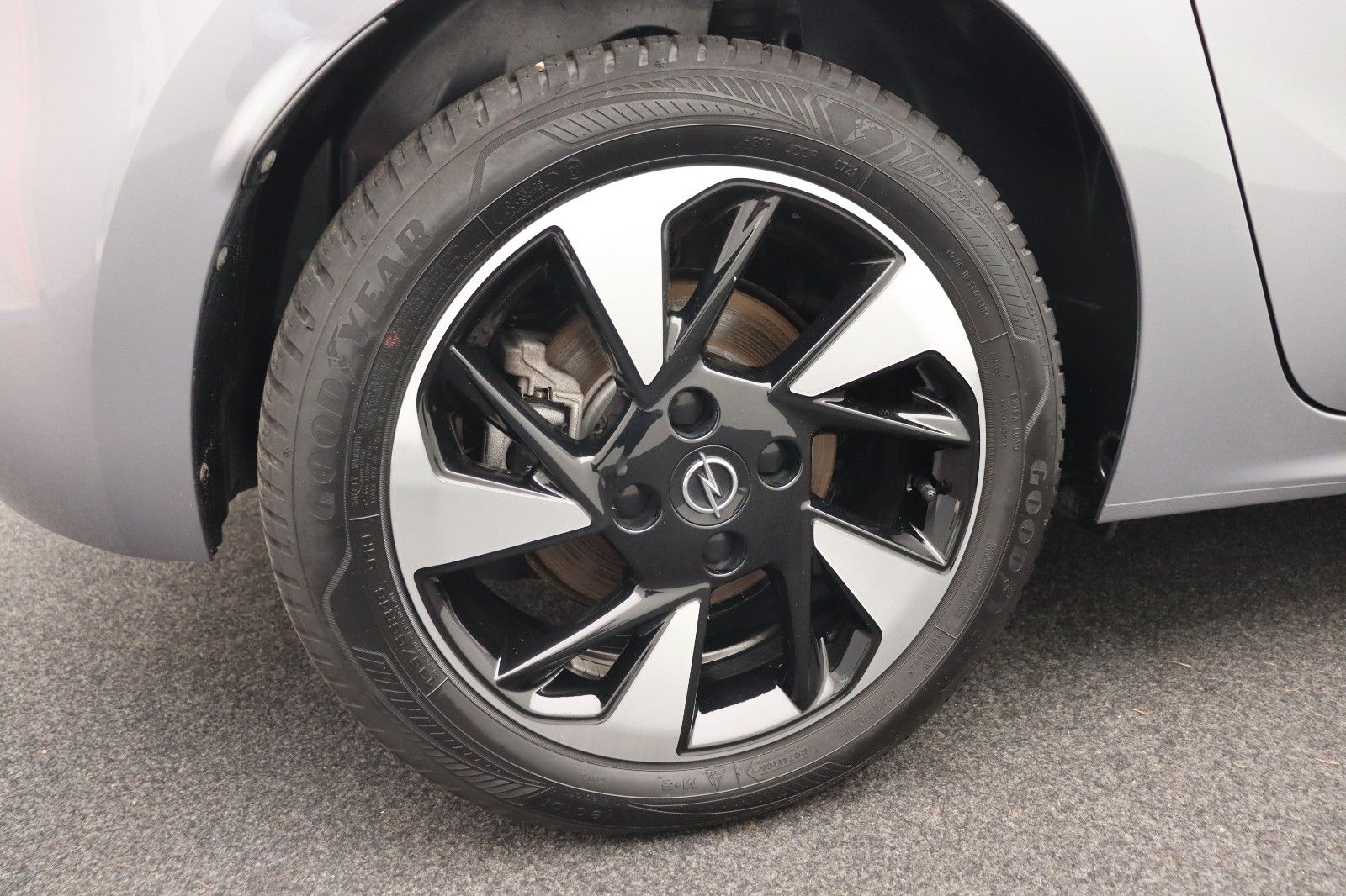 Fahrzeugabbildung Opel Corsa-e F Edition TEMPO SHZ KAMERA 11kW