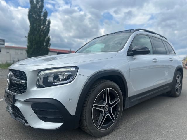 MERCEDES-BENZ GLB 250 4Matic AMG/PANO/LED/KAMERA