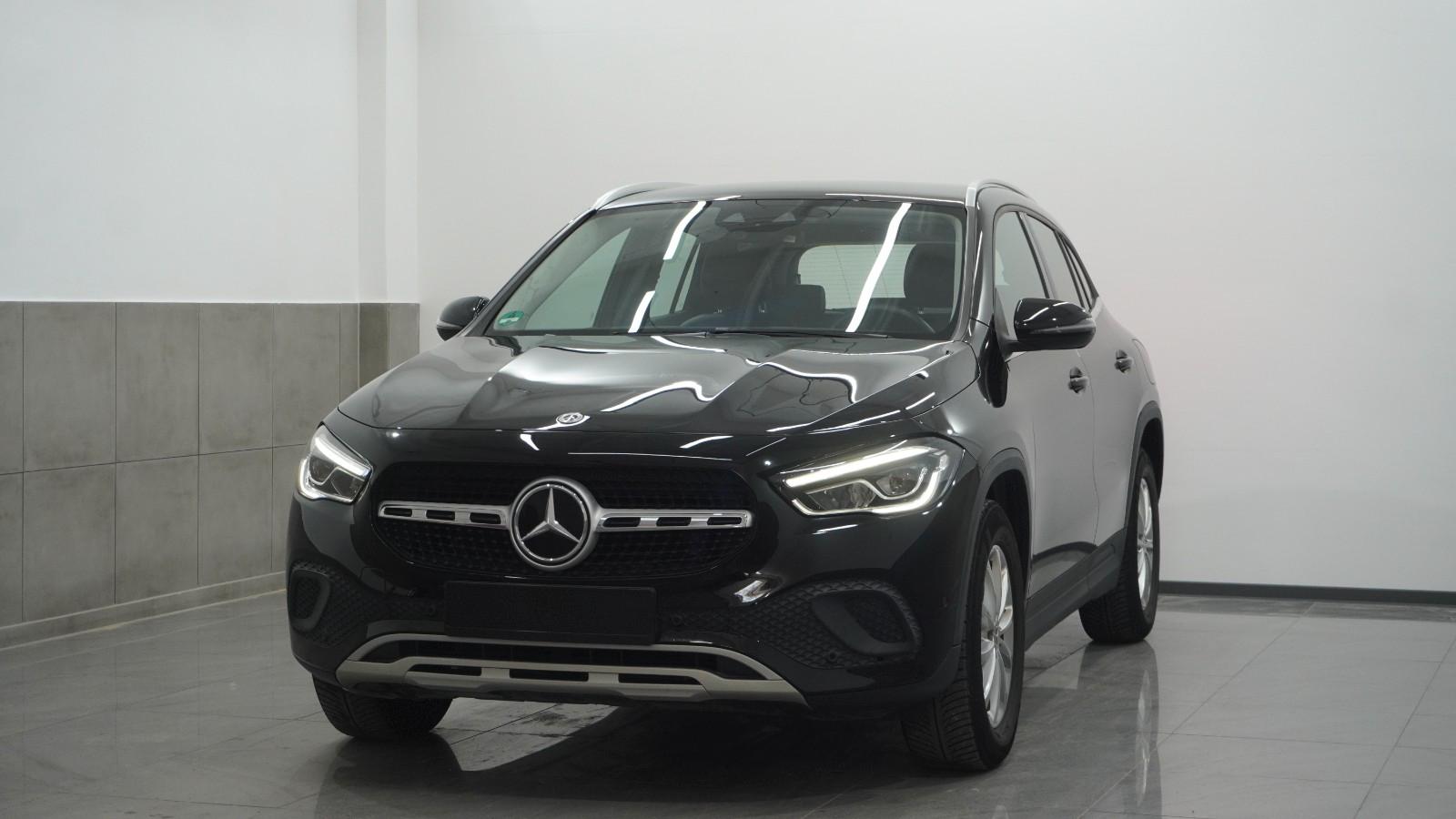 Mercedes-Benz GLA 180 LED/T-Leder/WideScreen/Ambiente/Qi/Shzg/