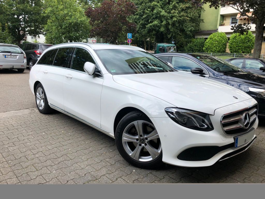 Image of Mercedes-Benz E 200