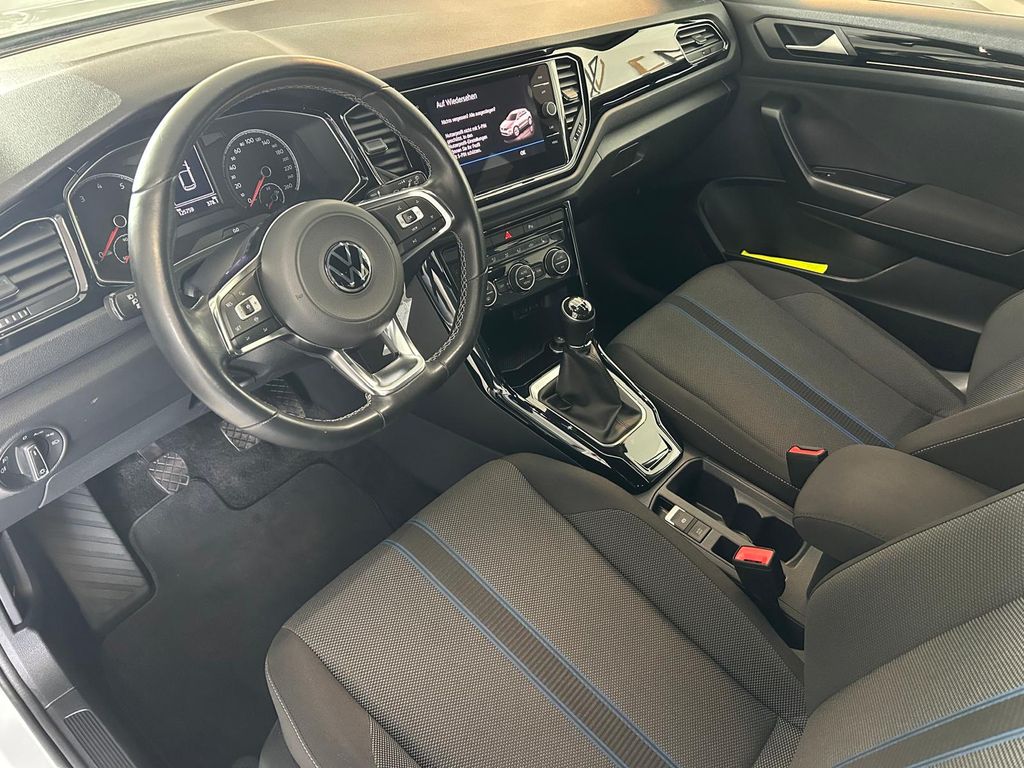 Volkswagen T-Roc 1.5 TSI BLACK-STYLE*NAVI*PDC+CAM*SHZ*LED*