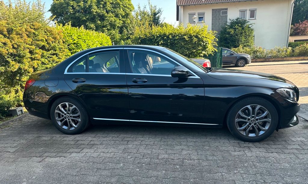 Image of Mercedes-Benz C 200