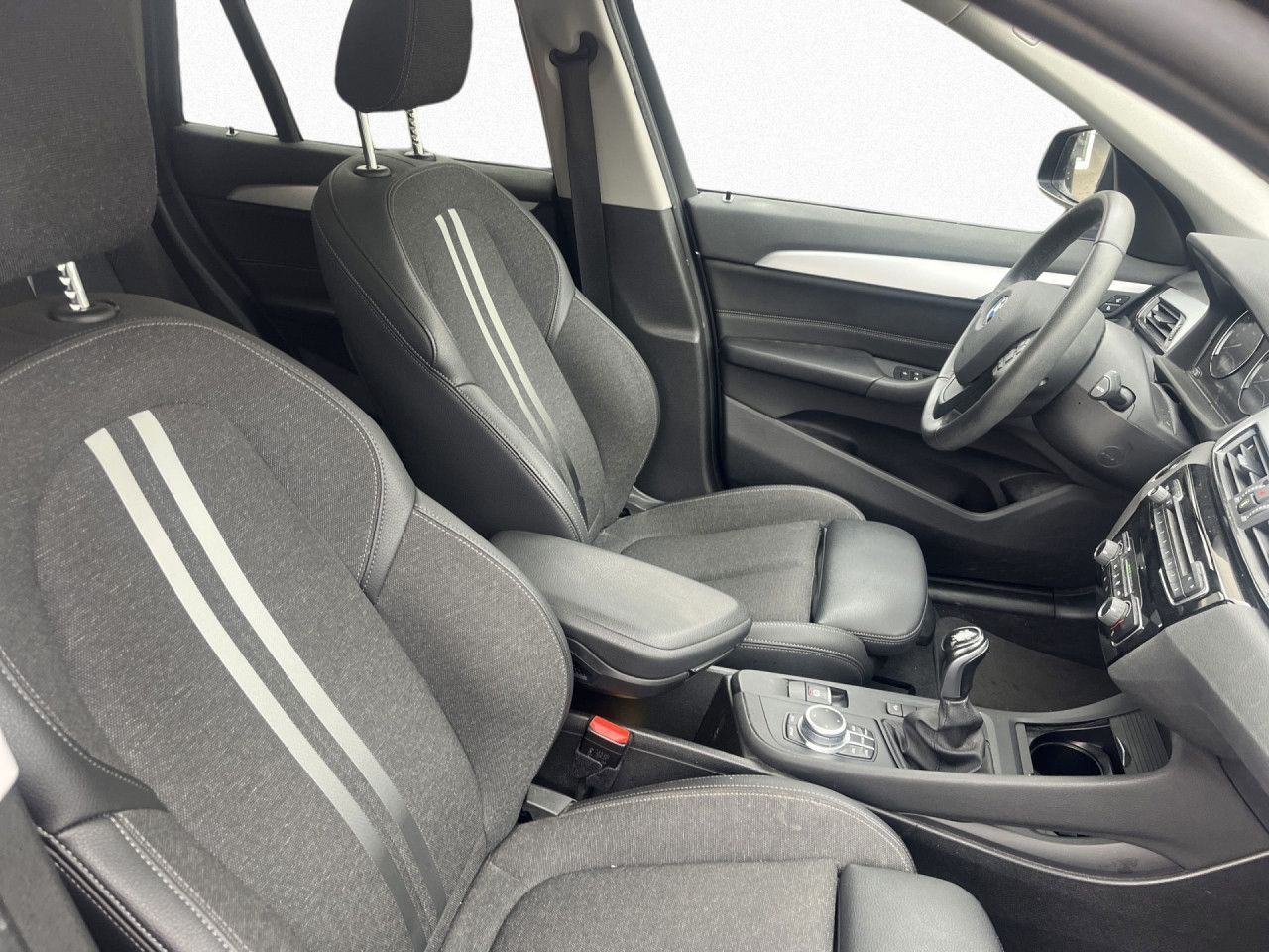 BMW X1 xDrive18d Pano,SportSi,SHZ,HiFi,PDC,HiFi,DAB foto 10