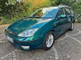 Ford Focus Ghia,,Automatik - Ford Focus aus 2001: Kombi