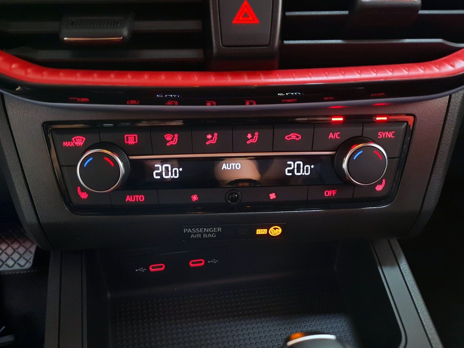 Fahrzeugabbildung SEAT Ibiza FR TSI DSG *Cam*LED*Sitzhzg*PDC*APP*ACC*