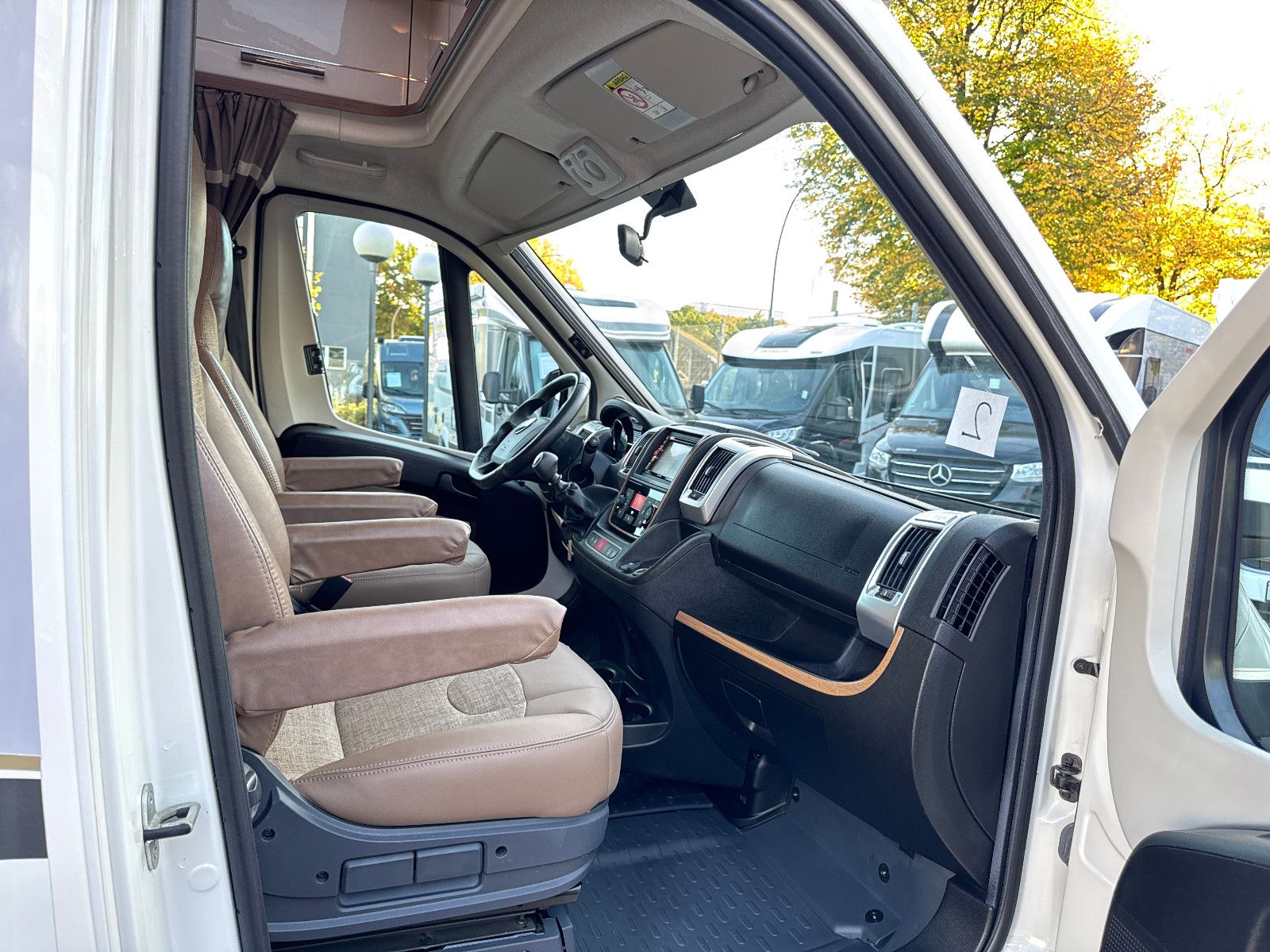 Fahrzeugabbildung Carthago C-Tourer T 148 LE H SOLAR TV SAT HUBBETT KAMERA