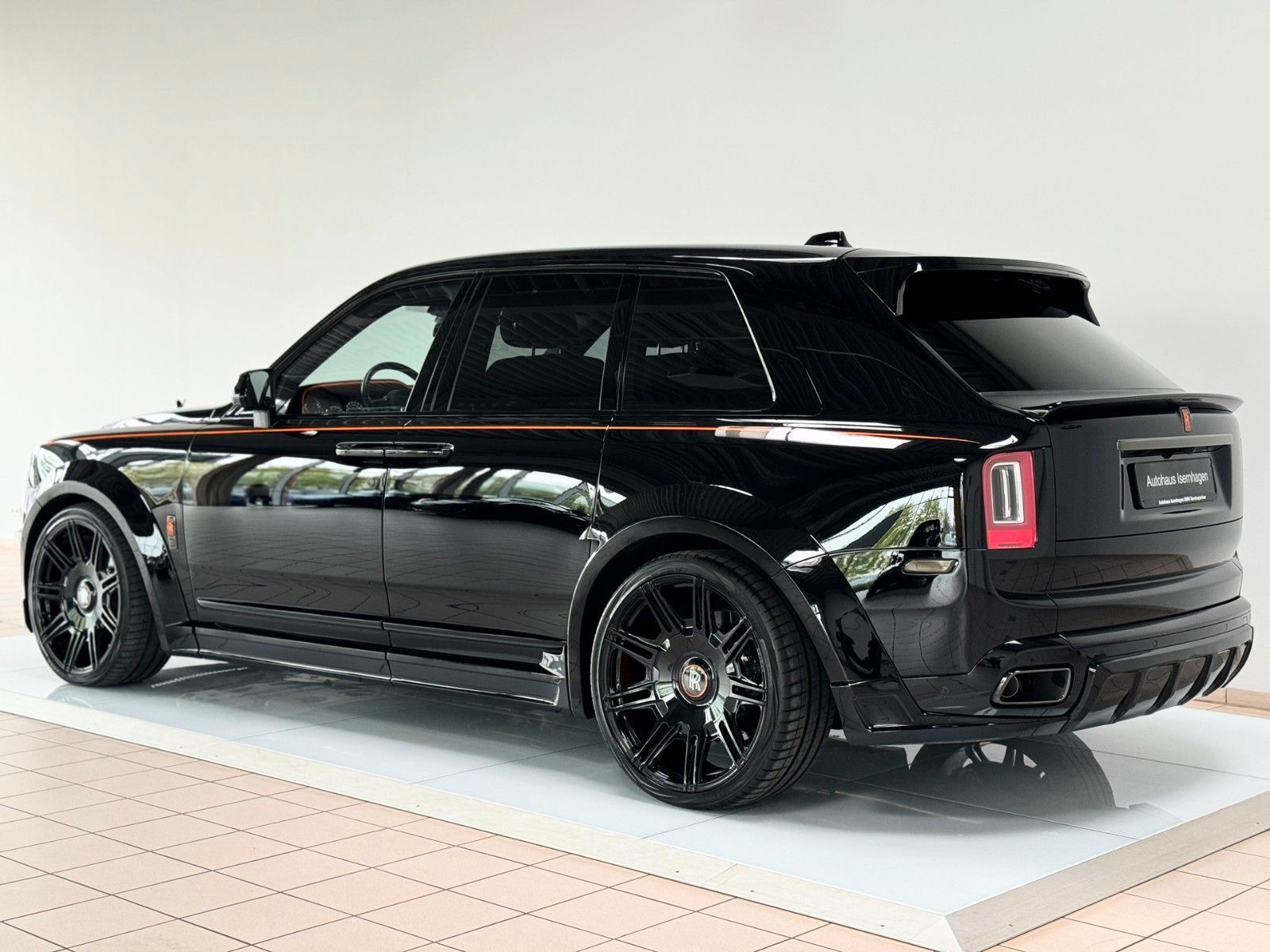 Fahrzeugabbildung Rolls-Royce Cullinan Black Badge Night Vision Novitec VOLL