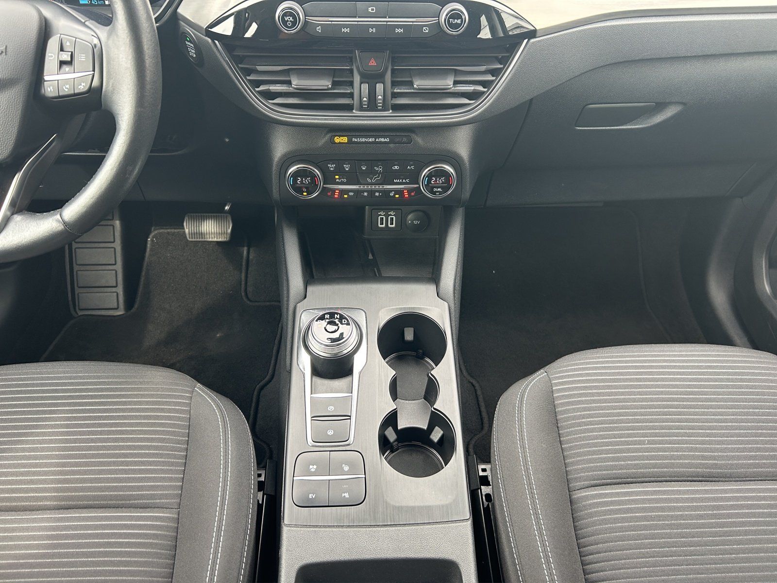 Fahrzeugabbildung Ford Kuga 2.5 PHEV Titanium Aut./ACC/KAMERA/NAVI/SHZ/