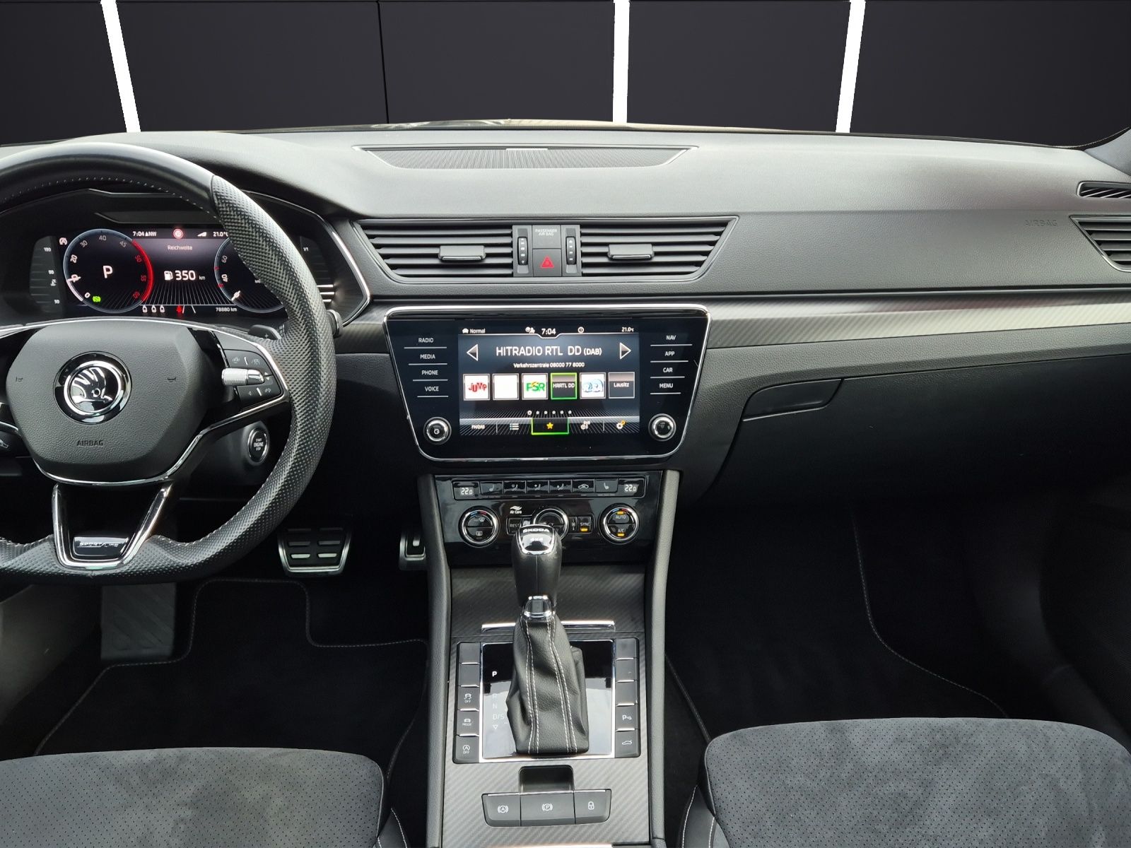 Fahrzeugabbildung SKODA Superb Combi TDI Sportline DSG 4x4 Matrix AHK Na