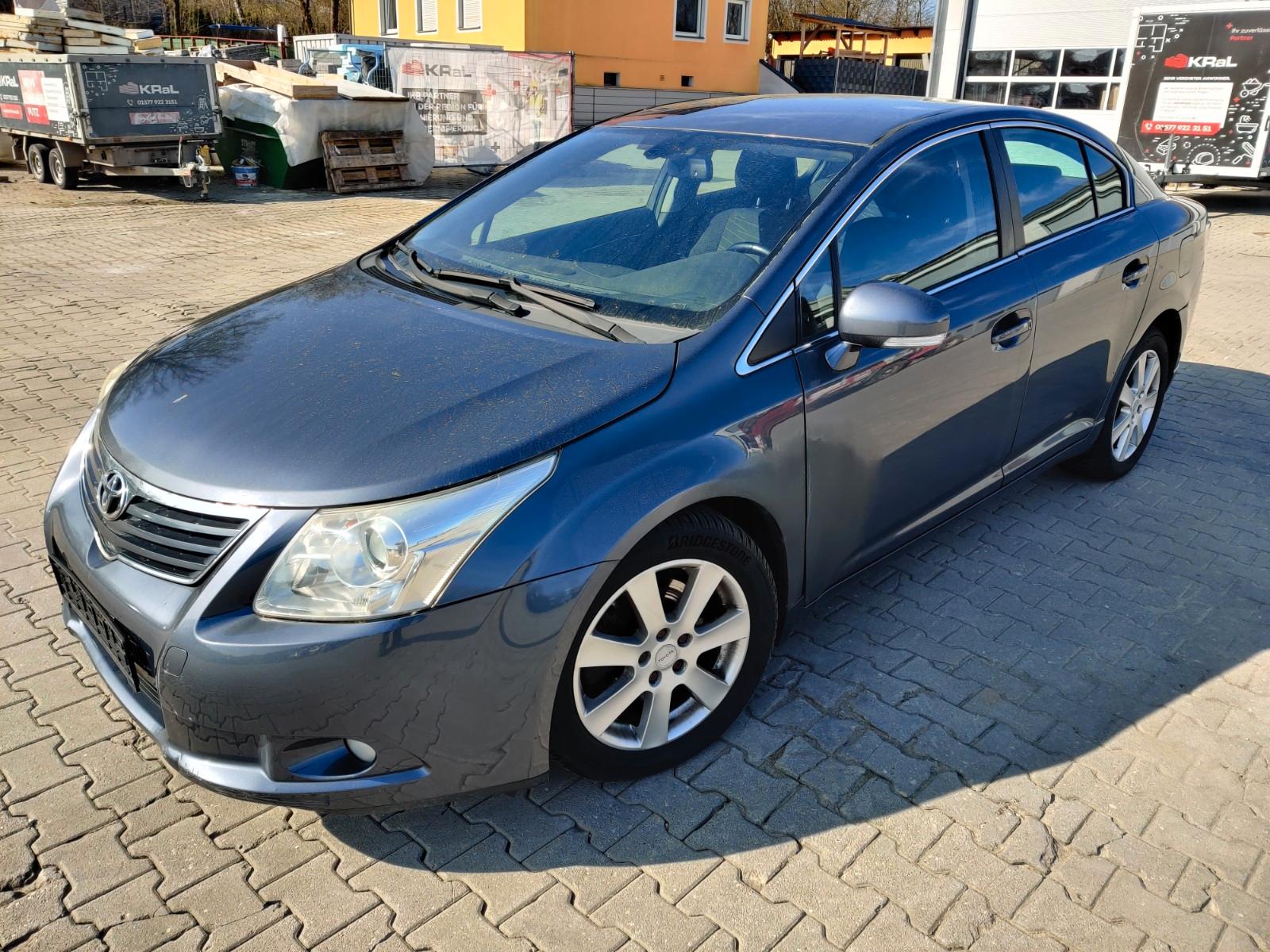 Toyota Avensis Standheizung NAVI usw. TÜV ** 11/2026 **