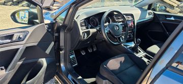 Volkswagen Golf - 8