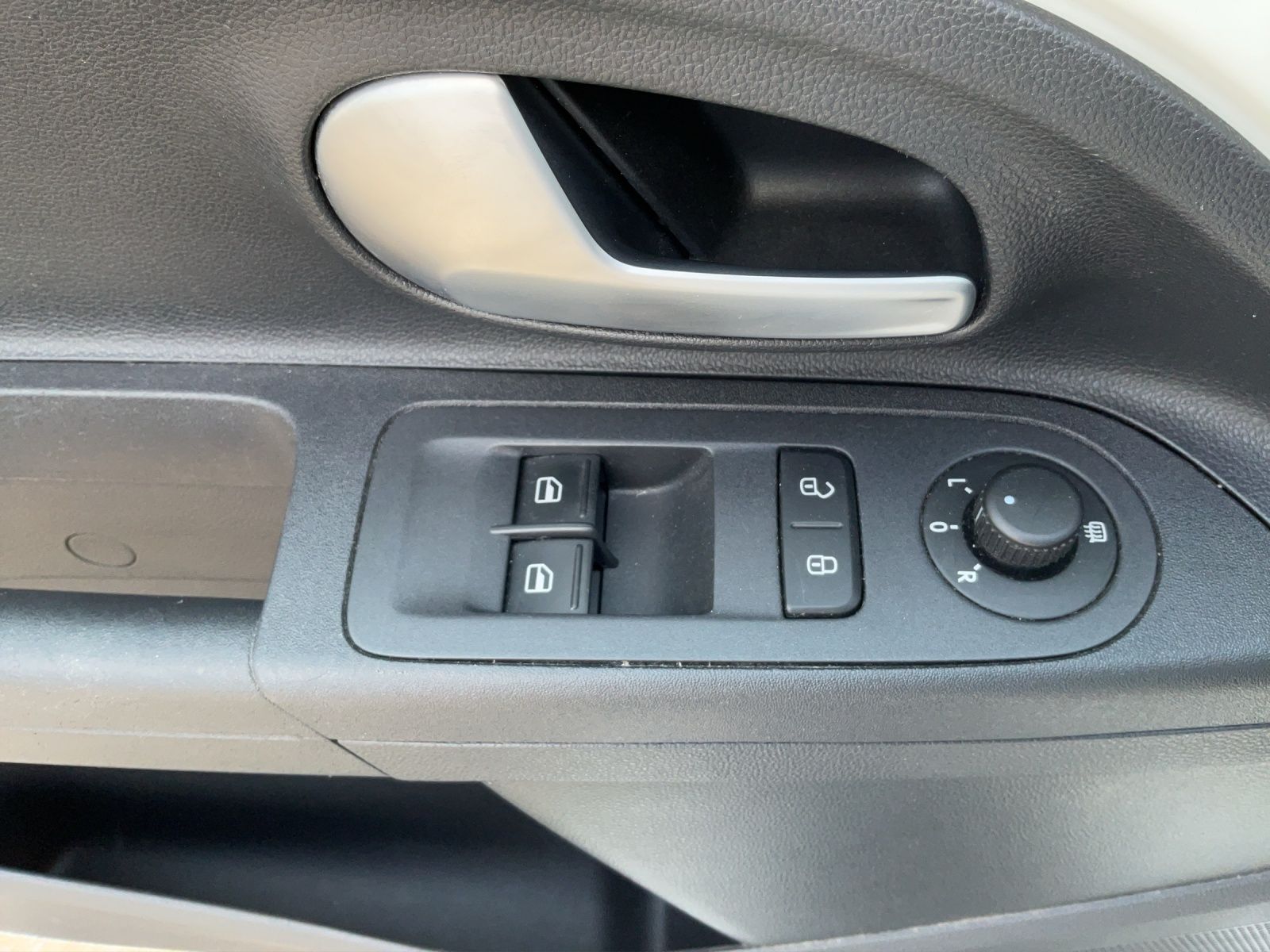Fahrzeugabbildung Volkswagen up! Climatronic SHZ RFK GRA