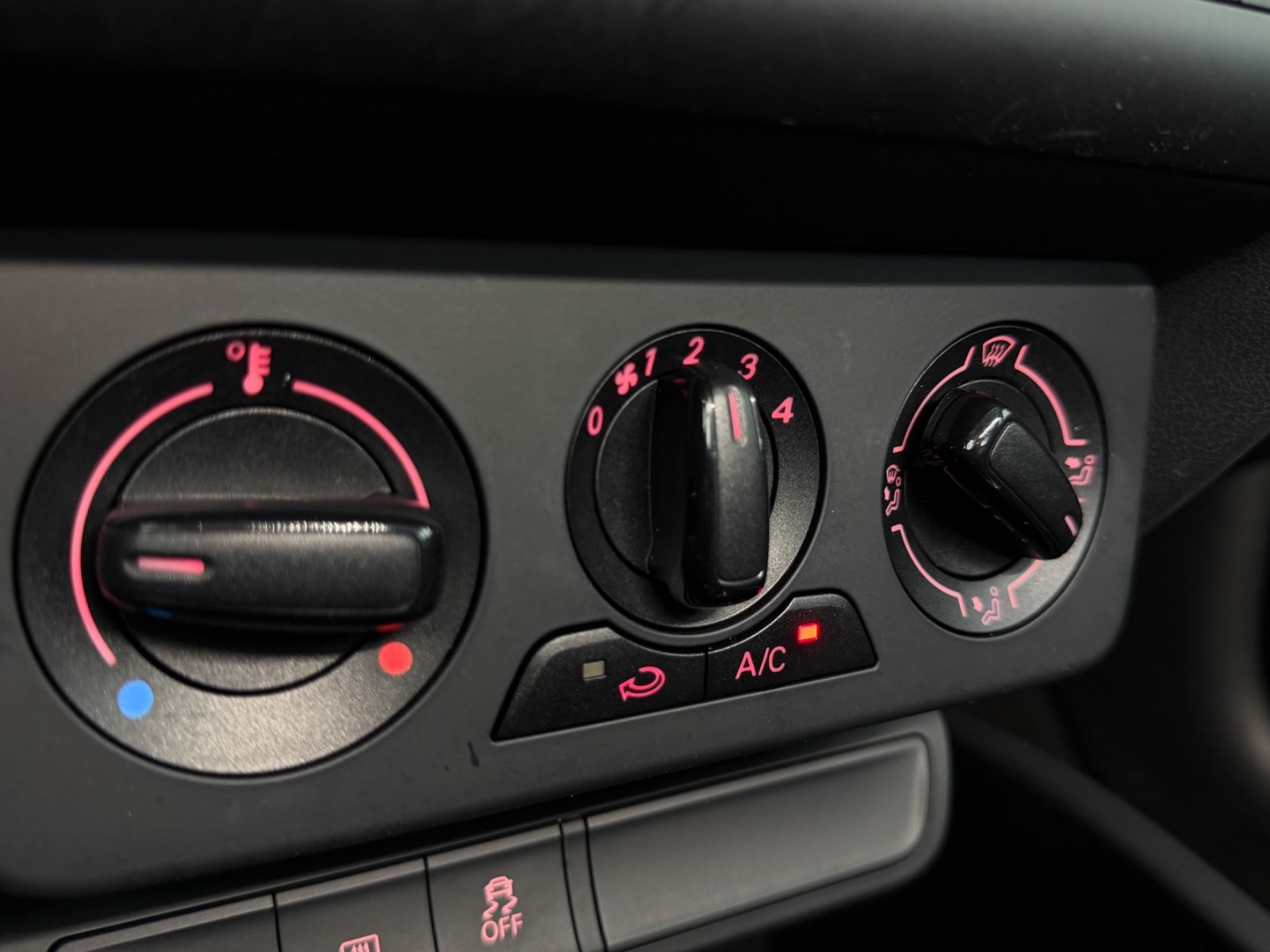 Fahrzeugabbildung Audi A1 1.0 TFSI 1.Hand Klima Tempomat Komfort Paket