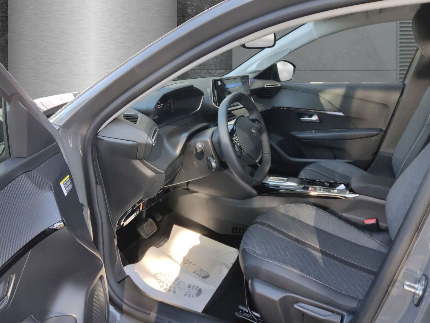 Peugeot e-208 - Bild 7