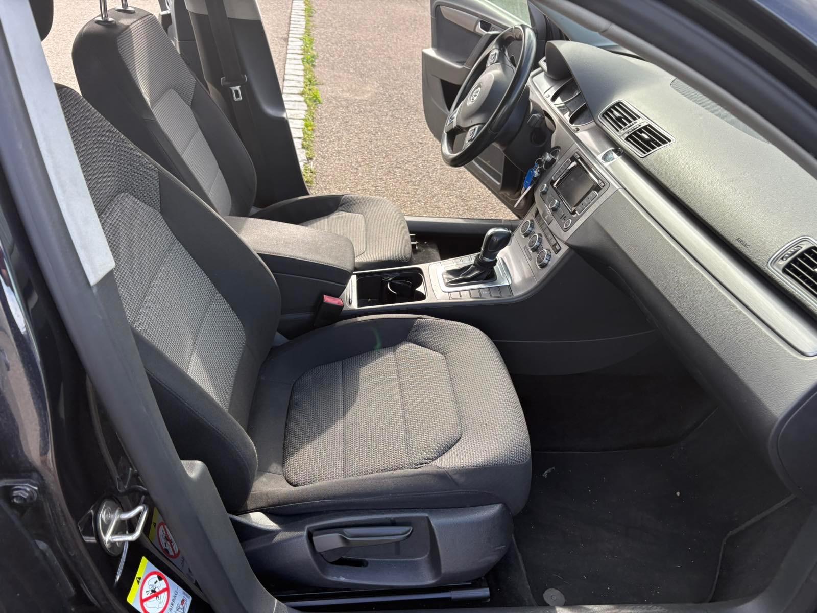 Volkswagen Passat 2012 — photo 14
