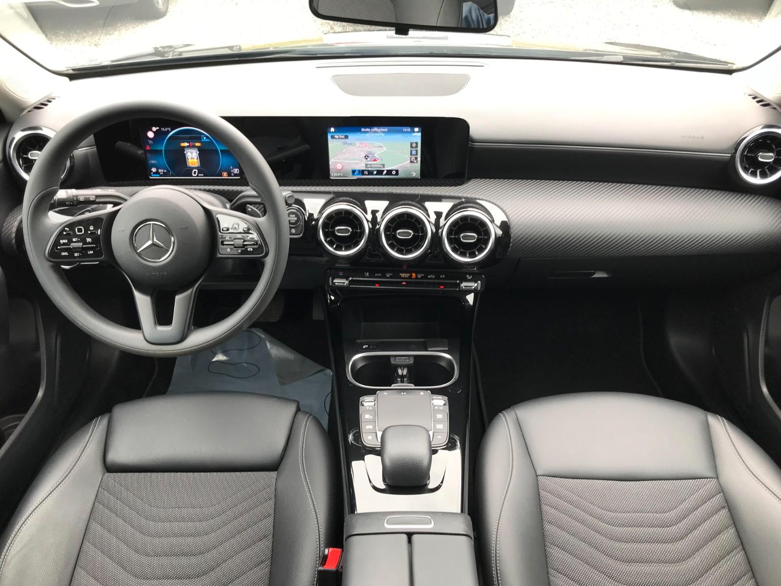 Mercedes-Benz A 180 d 8G Style Kamera LED T-Leder MBUX PDC