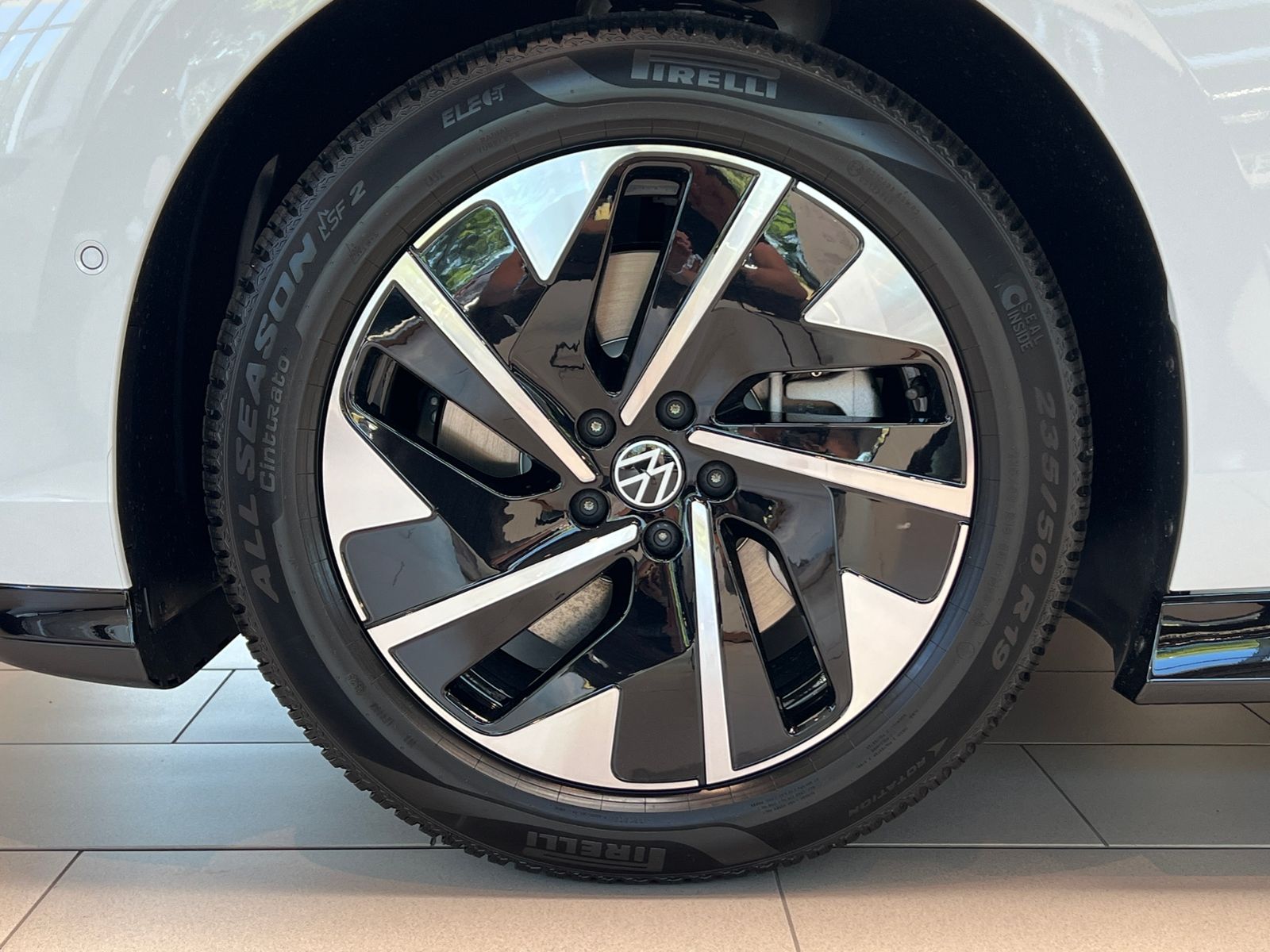 Fahrzeugabbildung Volkswagen ID.7 GTX 4MOTION 86 kWh *AHK,Navi,IQ.Drive*