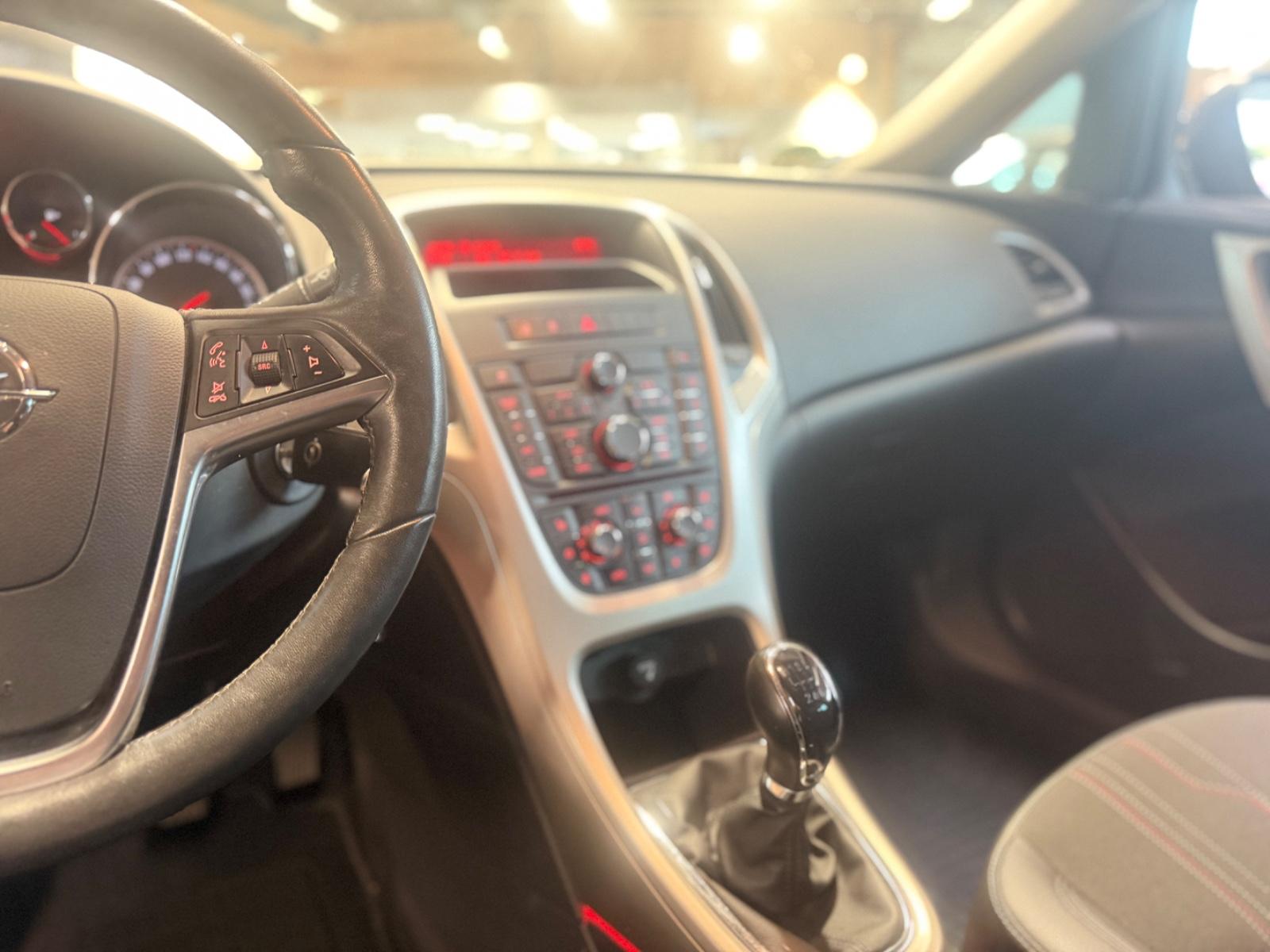 Opel Astra J Lim 150 Jahre Opel