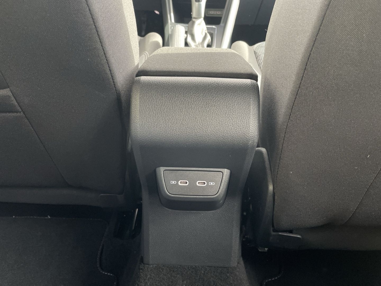 Taigo 1.0 TSI DSG R-Line ACC/App-Connect/Matrix/
