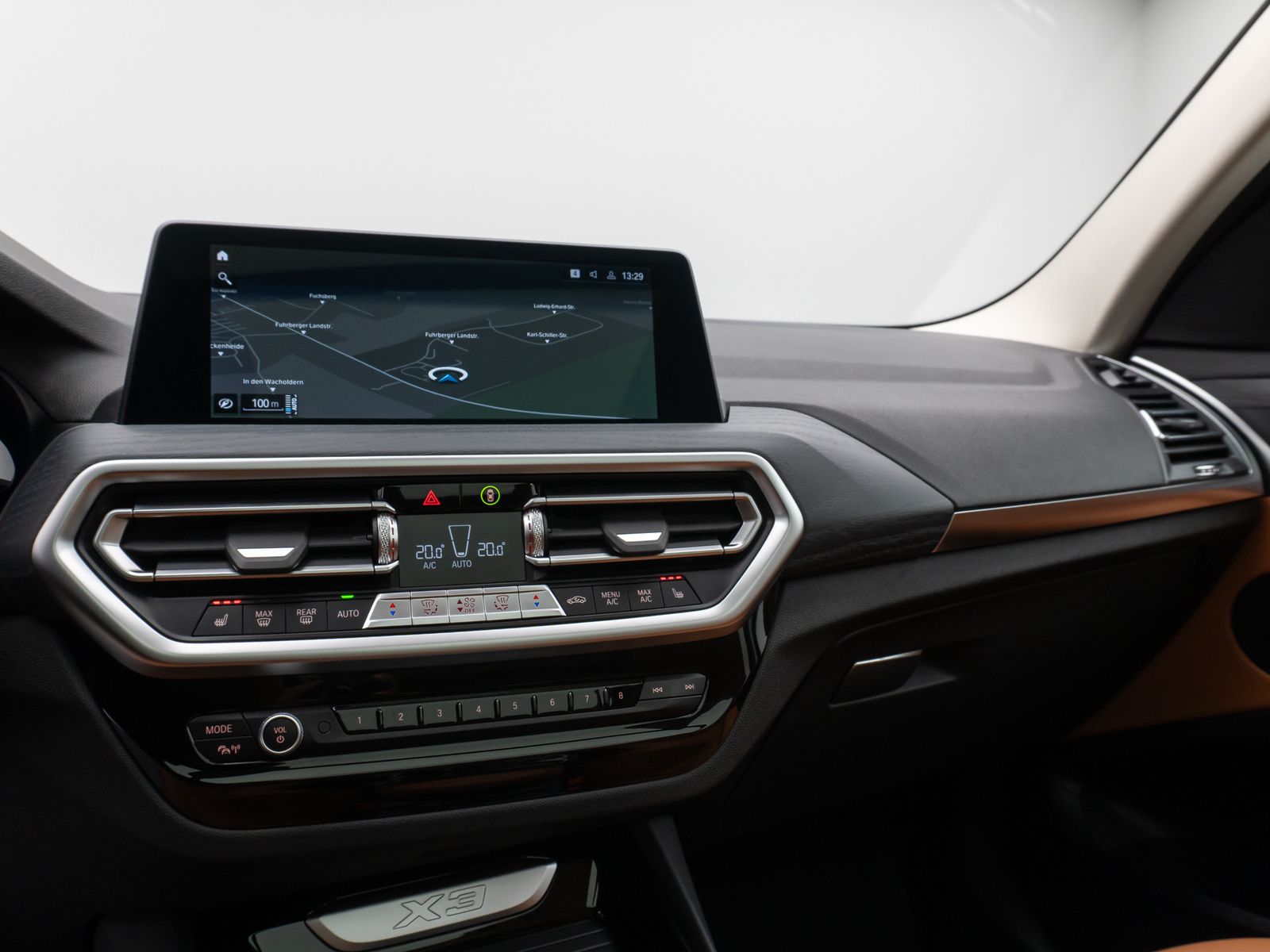 Fahrzeugabbildung BMW X3 xD30e Panorama Kamera DAB AHK DrivingAssist