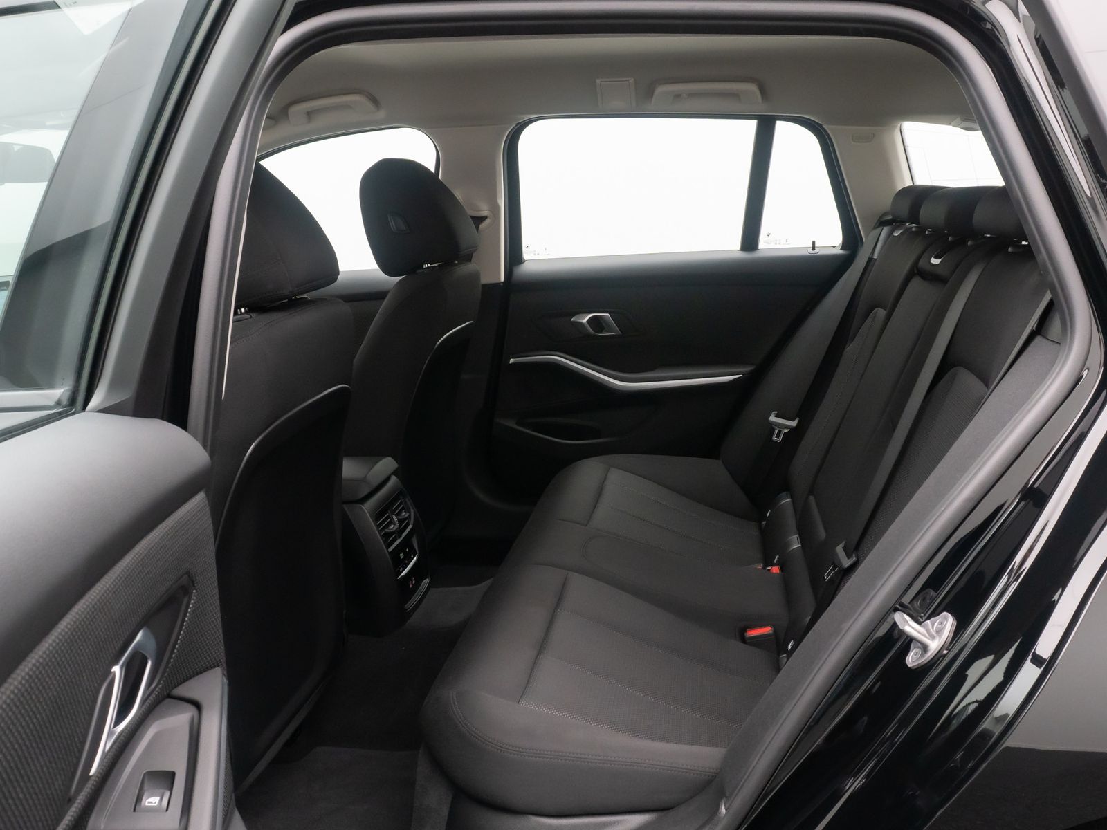 Fahrzeugabbildung BMW 318i Alarm DAB Kamera Sportlenkrad CockpitPlus