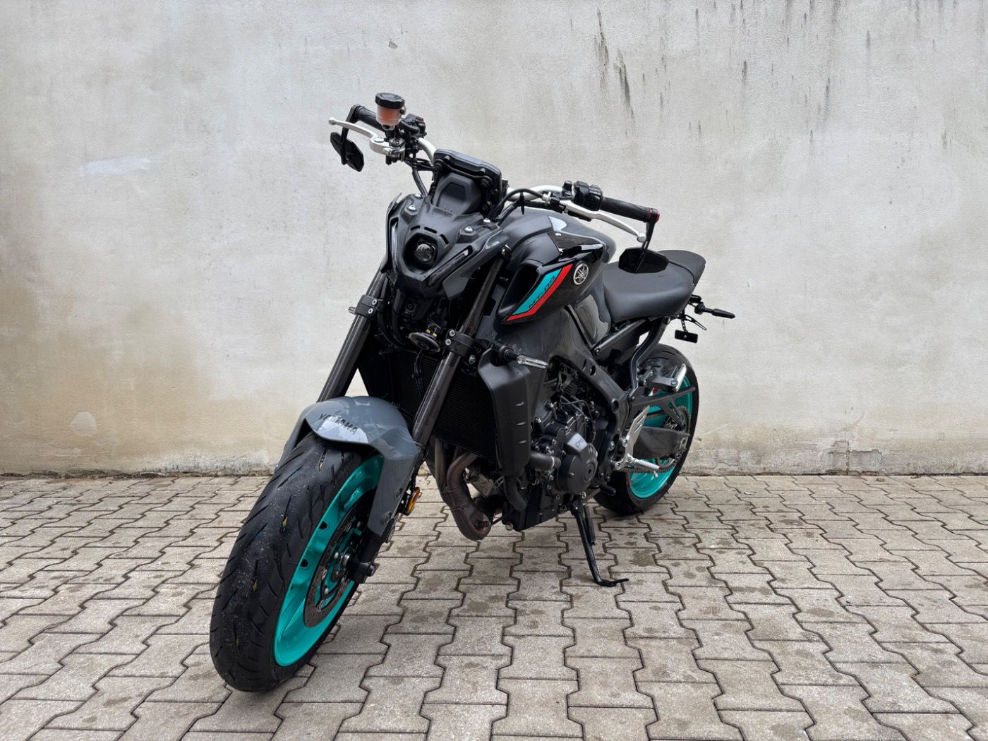 Fahrzeugabbildung Yamaha MT 09 35 KW kurzer Kennzeichenhalter Lenkerendsp