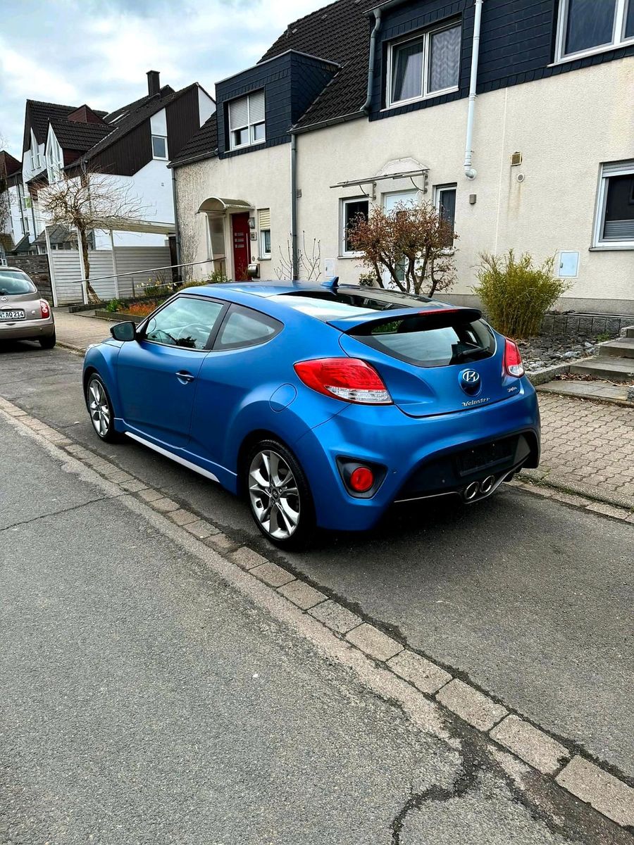HYUNDAI Veloster
