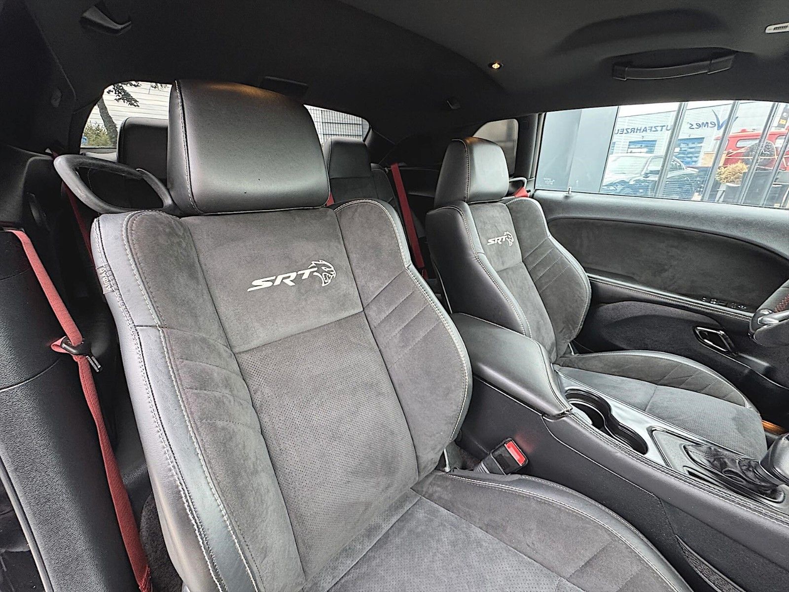 Fahrzeugabbildung Dodge Challenger 6.2 V8 SRT HELLCAT BLACK EDITION H&K