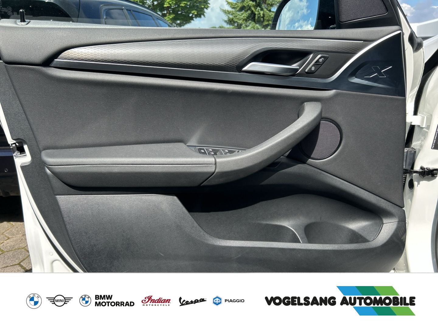 Fahrzeugabbildung BMW X3 20 d M Sport AHK Head-Up HiFi DAB LED