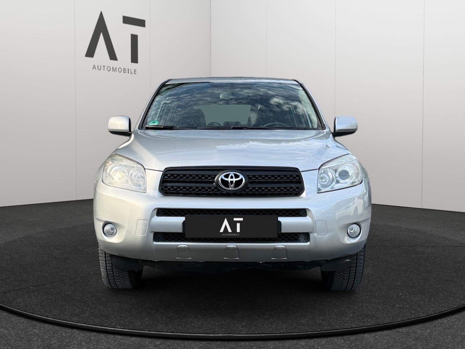 Toyota RAV4 2.0 VVT-i 152 ch 4x4 Sol • Boîte auto • Clim auto • Régulateur • Jantes alliage