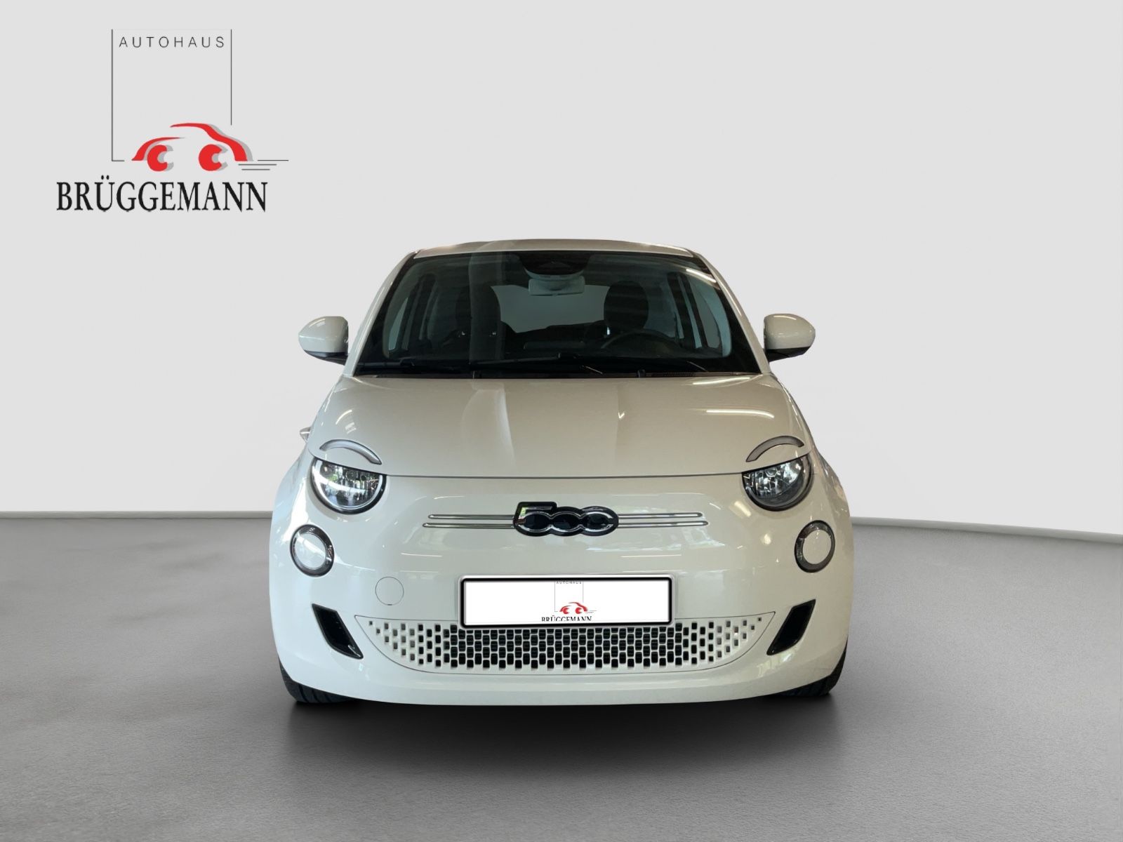 Fahrzeugabbildung Fiat 500e + Radio- & Winterpaket