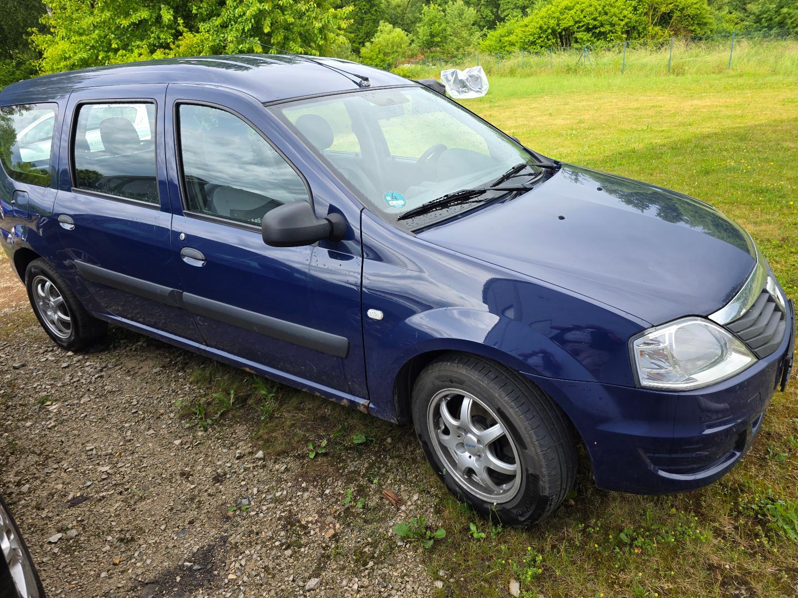 Dacia Logan 2009 — rear view