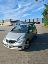 Mercedes-Benz A 160 ELEGANCE BlueEFFICIENCY ELEGANCE - Mercedes-Benz A 160 in Krefeld