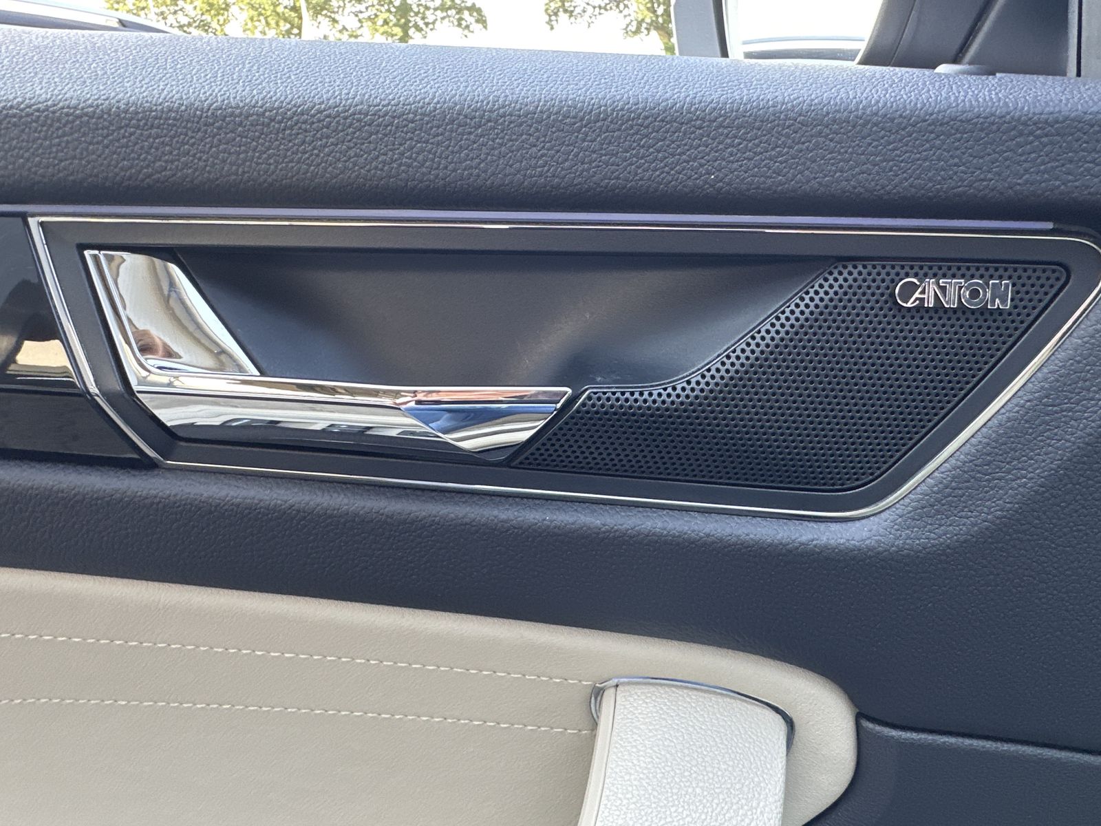 Fahrzeugabbildung SKODA Kodiaq 2.0 TDI L&K 4x4 NAV+MATRIX+ACC+KAMERA+AHK
