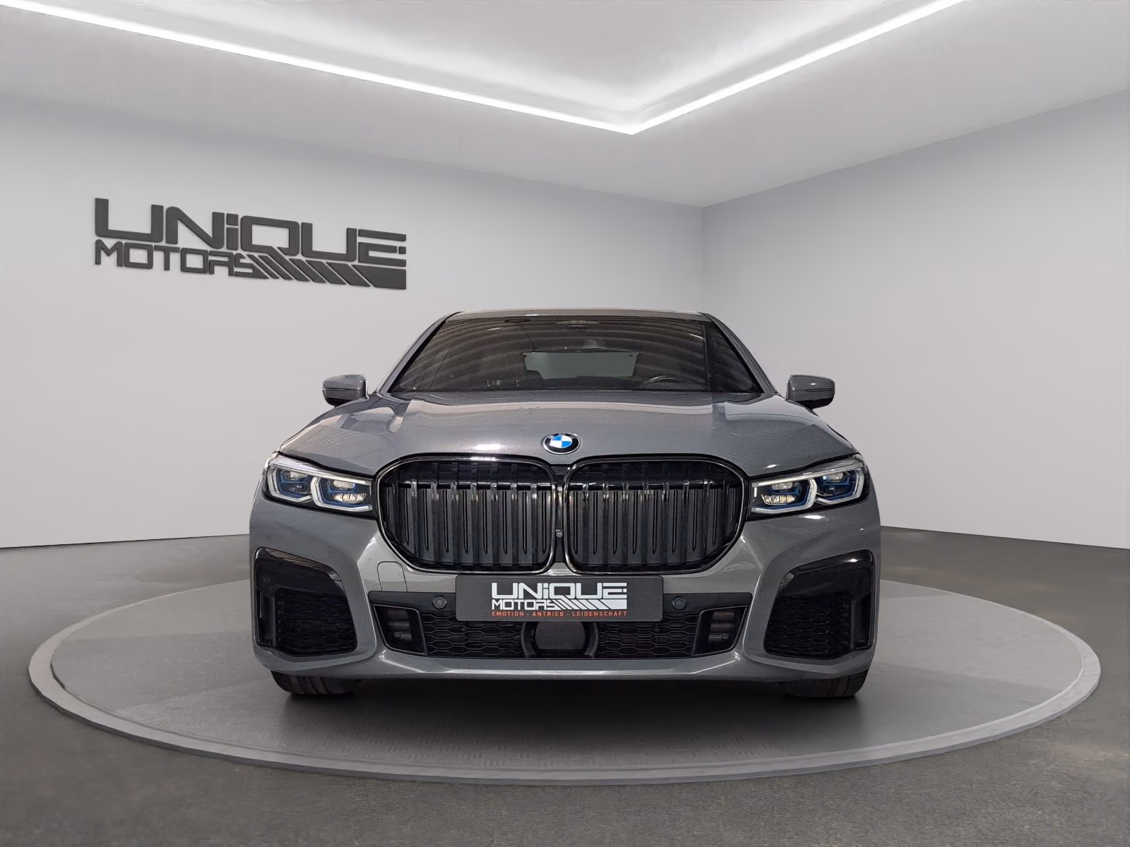 BMW M750 i xDrive M Sport/Standhzg./B&W/AHK/Laser/21