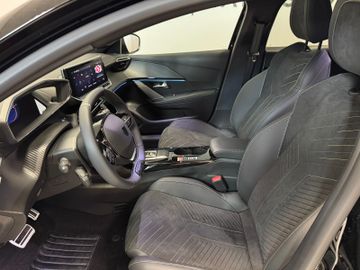 Fahrzeugbestand 13 Peugeot 208 Hybrid 145 GT e-Sitz+Alcantara+360 Grad