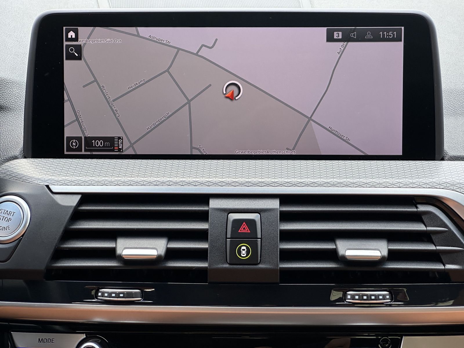 Fahrzeugabbildung BMW X3 xDrive30d M-Sport NAV+LED+PANORAMA+HUD+KAMERA