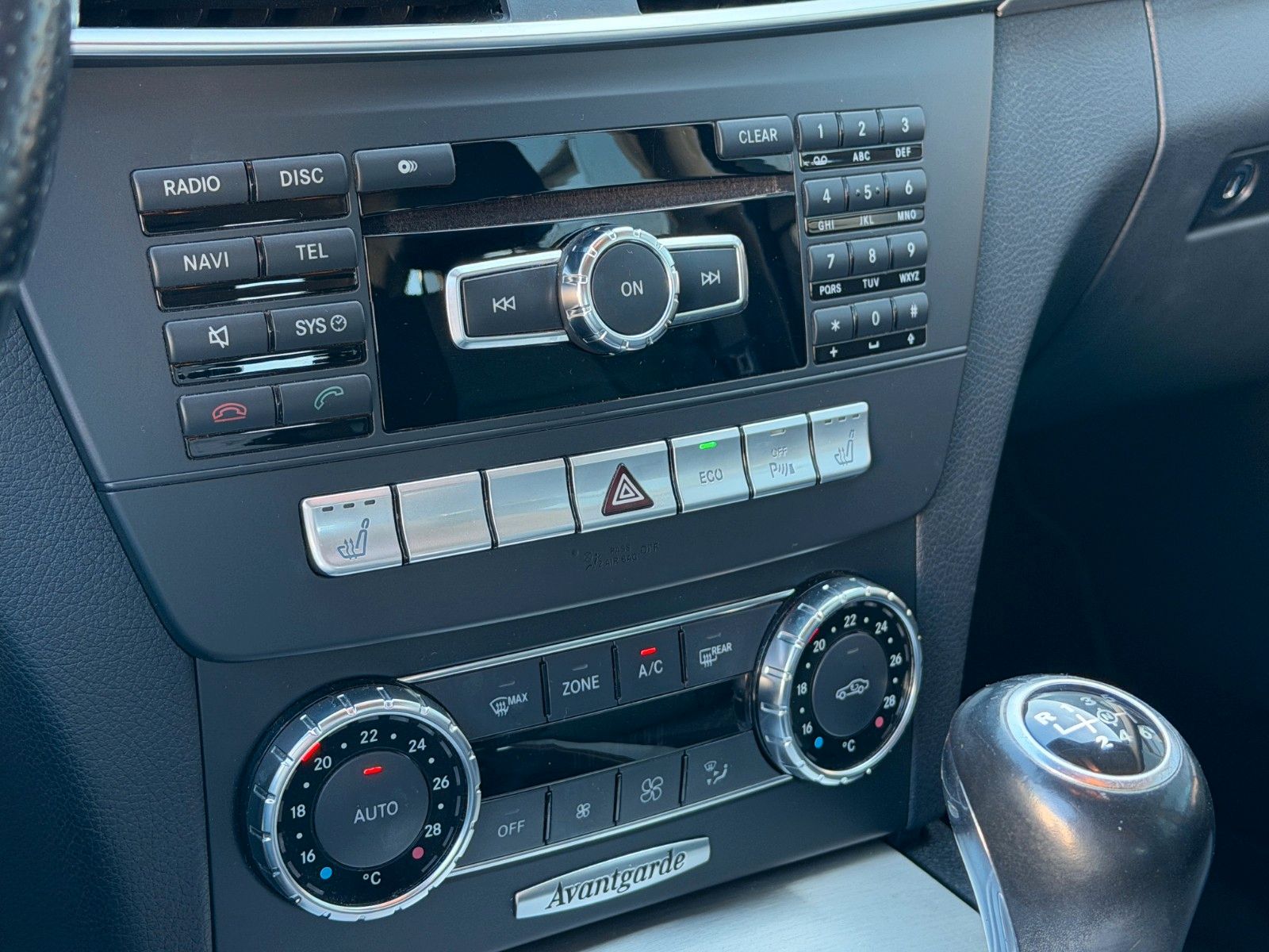 Fahrzeugabbildung Mercedes-Benz C180 CGI AVANTGARDE *Klima*Sitzhzg*AHK*PDC*USB*