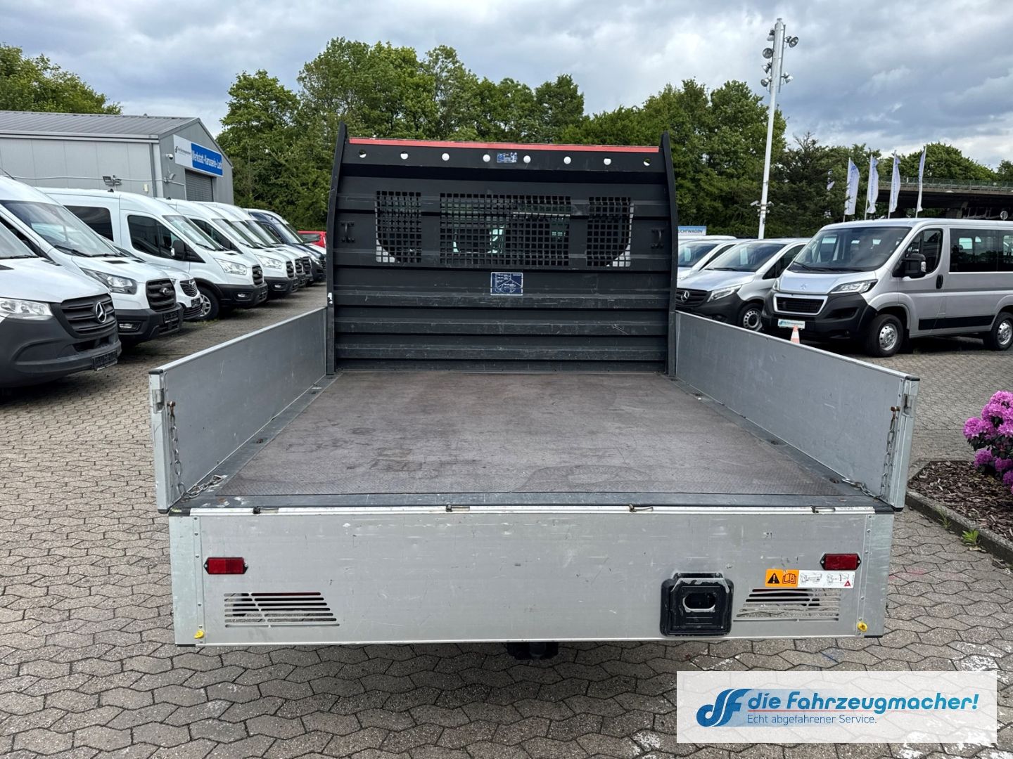 Fahrzeugabbildung Ford Transit Pritsche 310 L2 Doppelkabine AHK DAB Tel