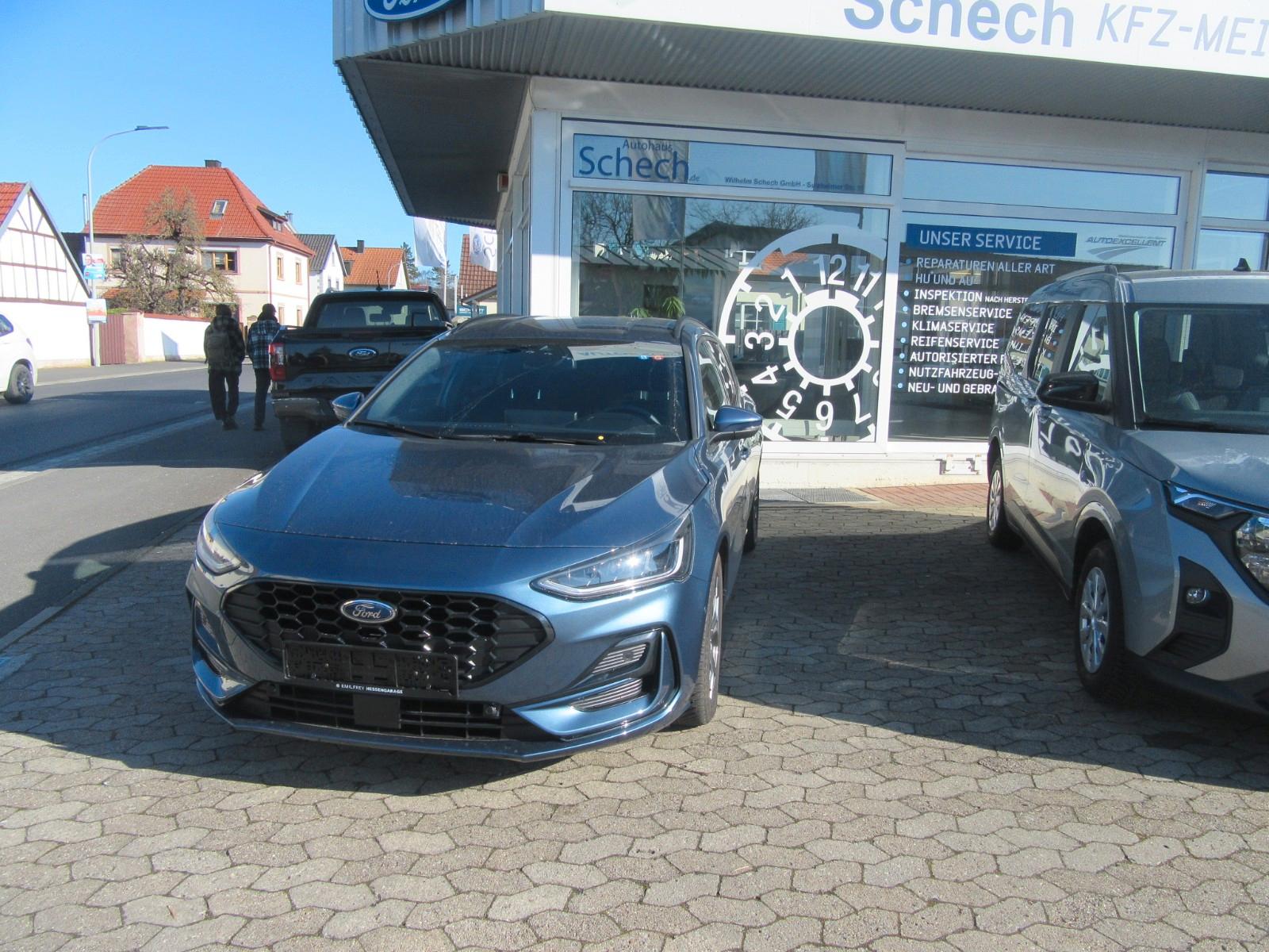 Ford Focus Turnier ST-Line X AHK Head-Up