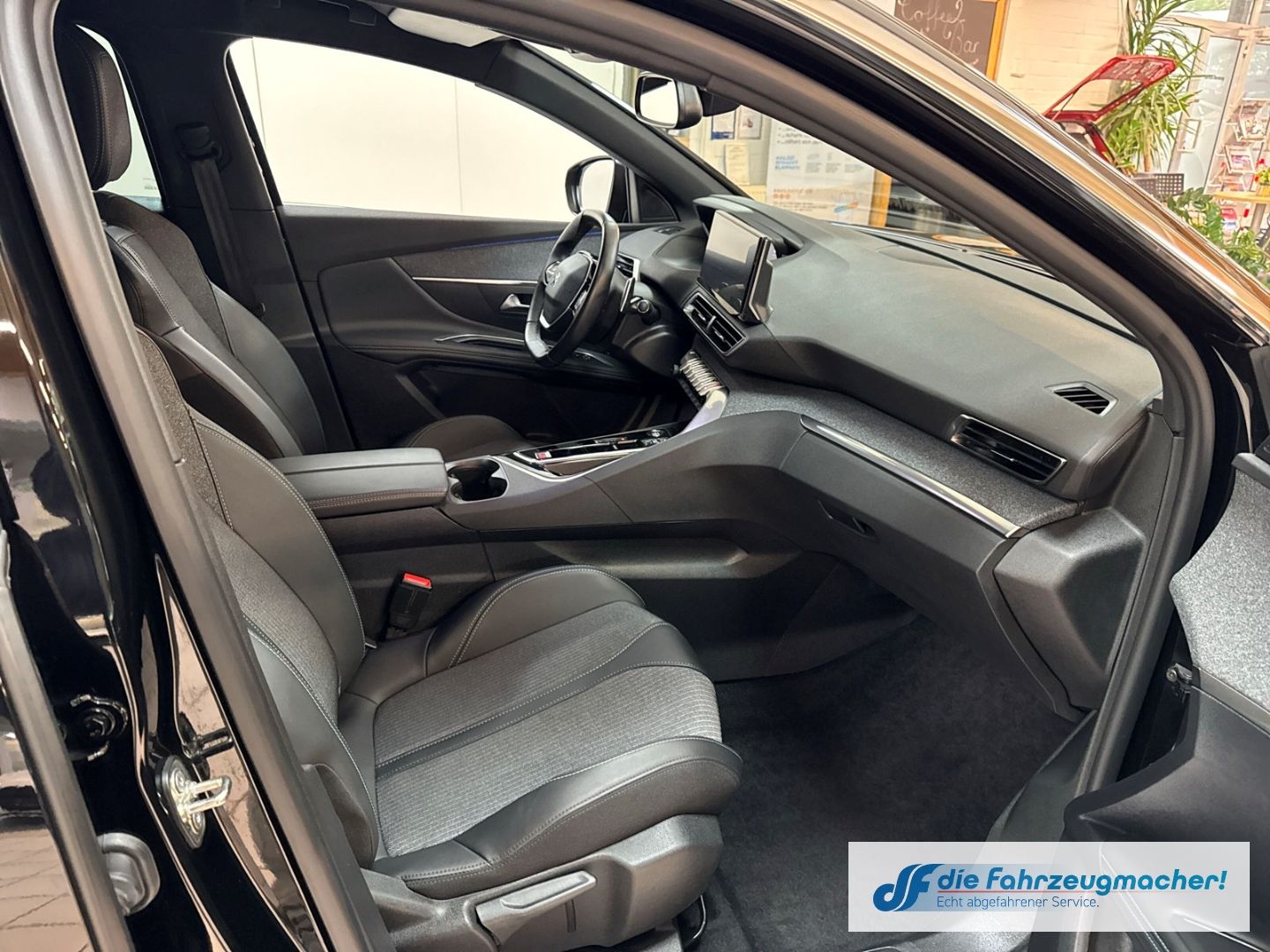 Fahrzeugabbildung Peugeot 3008 Allure Pack 1.5 BlueHDi 130 EU6d Navi Digit