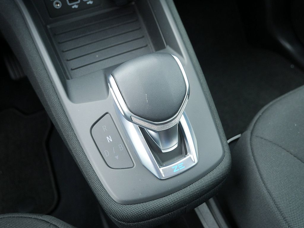 Fahrzeugabbildung Renault ZOE Life R110 Z.E. 50 KLIMA KEYLESS LED