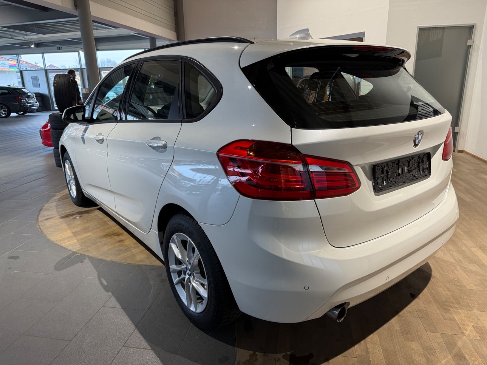 Fahrzeugabbildung BMW 218i Active Tourer *Navi*LED*Parkassis.*Komfortz